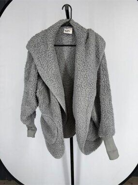Nordic Beach Wrap in Grey Kitten